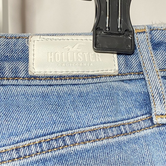 Hollister Star Print High-Waisted Jeans Light Wash • 3R/W26 - Picture 5 of 7